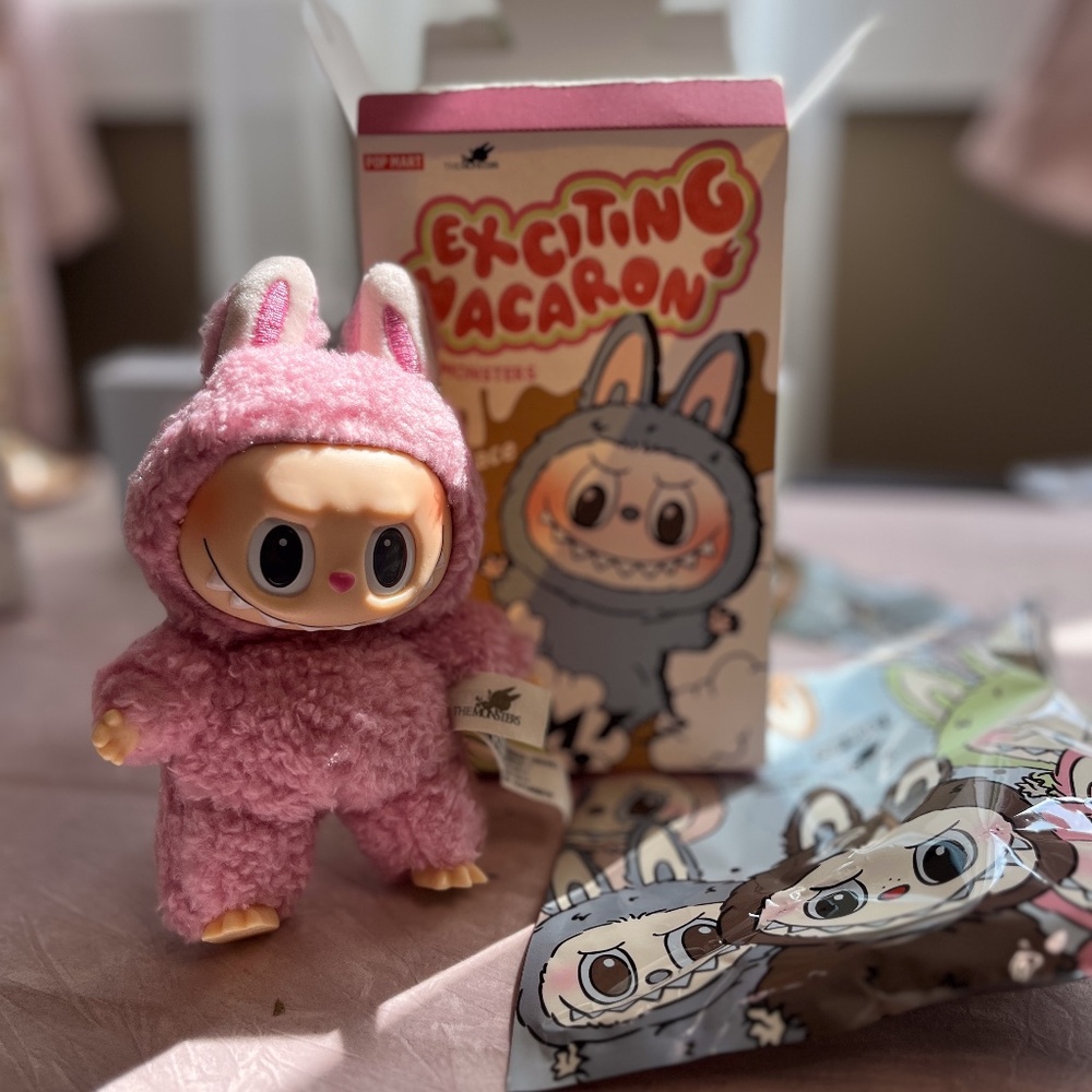 P0P MART Labubu "EXCITING MACARON" Series